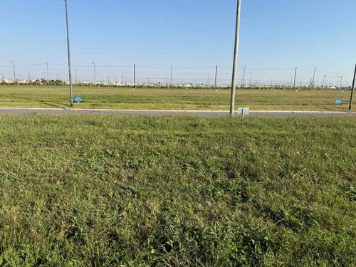 Venta Lote 300 Metros Campos De Manantiales