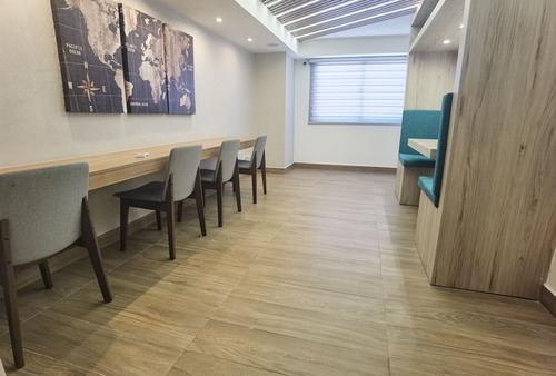 Apartamento Con Vista Despejada En Evaristo Morales