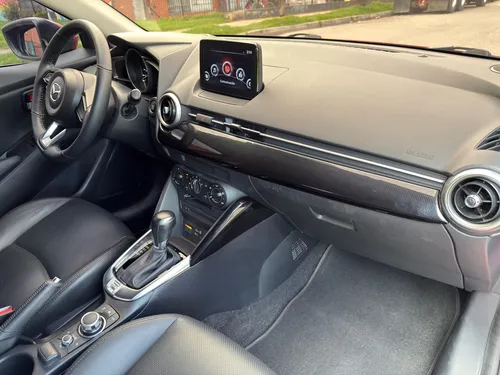 Mazda 2 1.5 TOURING AUTOMATICO HB