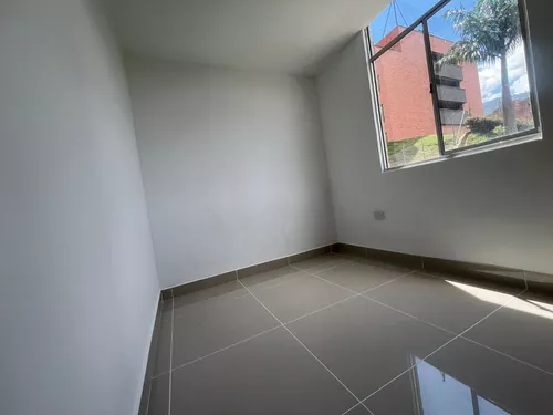 Se Vende Apartamento En Altos De Calasanz