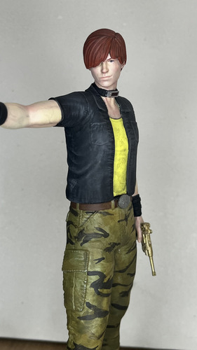 Steve Resident Evil Code Veronica 25cm 1/8 Action Figure