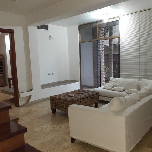 Imagen 17 de 25 de María Vende Espectacular Quinta En Hato Royal