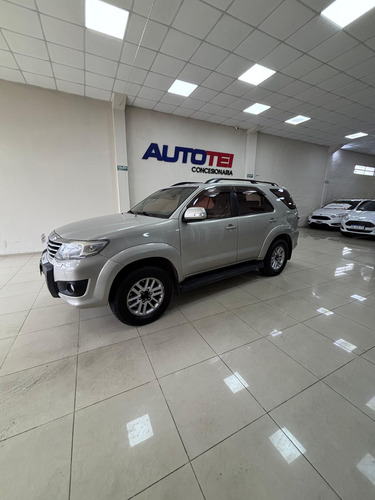 Toyota Hilux SW4 2.7 Srv Cuero Vvti 4x2 4at 5 Asientos