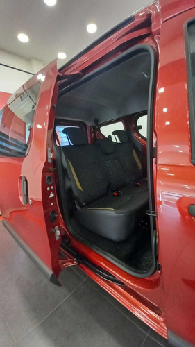 Imagen 10 de 16 de Nueva Renault Kangoo Stepway 1.6 Nafta 2022 ( Cp)
