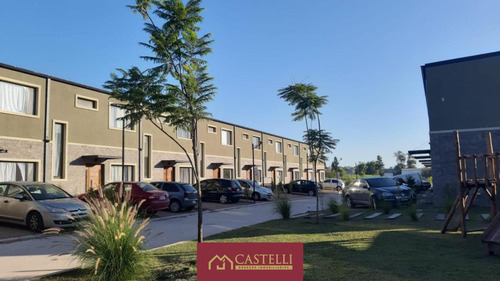 Duplex De 4 Ambientes En Venta En Pilar