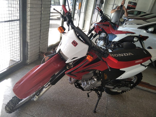 Moto Honda Xr 250 Tornado (modelo 2017)