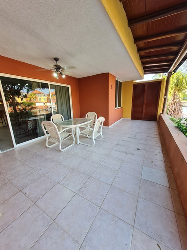 Imagen 9 de 13 de Apartamento Pb Con Terraza, Res. Las Marinas