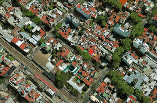 Ph En Venta - 4 Dormitorios 3 Baños - Flores