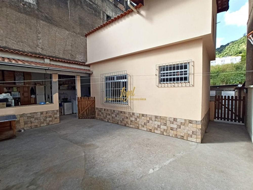 Imagem 18 de 20 de Democrata (parte Baixa) - Casa 4/4 (2 Suítes) - Ampla Cozinha - Quintal - 2 Vagas - Cs2206v1