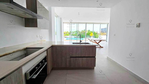 Lujosa Villa Con Vista A La Marina Y Amarre Privado En Ocean 21 Cap Cana