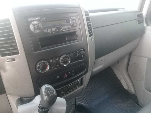 Imagen 14 de 18 de Mercedes-benz Sprinter 2014 2.1 415 Combi 3665 150cv 15+1 Te