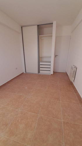 Venta Departamento 2 Dormitorios En Jujuy Al 300. Nqn Capital.