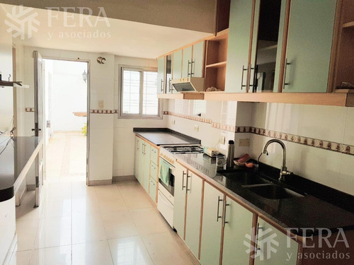 Venta De Casa 5 Ambientes Con Cochera Cubierta Y Patio En Don Bosco (26796)