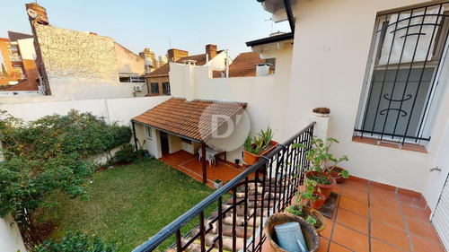 Imagen 20 de 25 de Casa Colonial, Impecable Estado, Con Jardin.