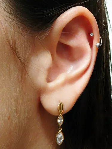 Piercing Helix Indiano com Três Pedras de Zircônias Prata 925