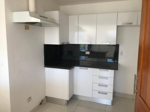 Se Vende Hermoso Y Confortable Apto. En Piantini