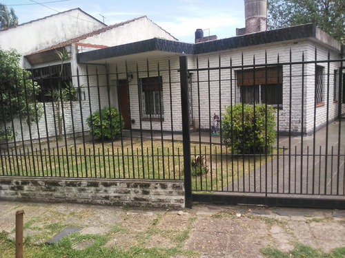 Venta Casa 3 Ambientes Cocheras Y Quincho Exc. Zona Oportuni