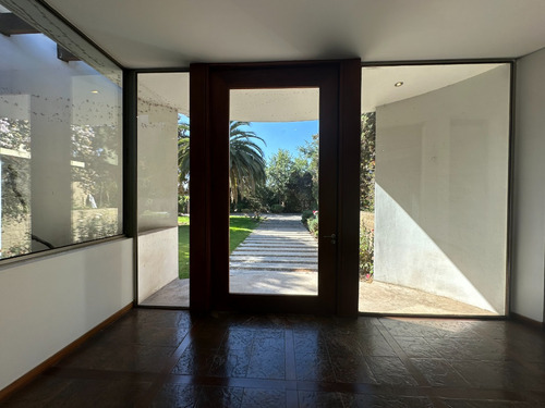 Comoda Y Amplia Casa En Condominio De Primer Nivel