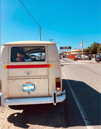 Volkswagen Kombi T2 Furgon