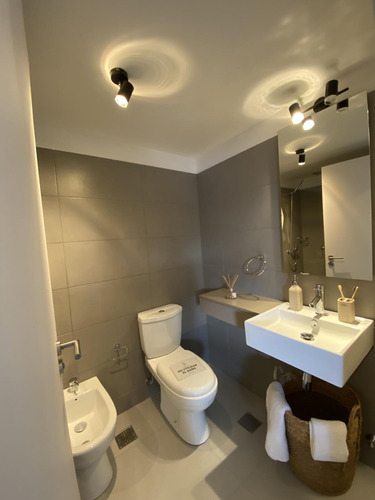 A Estrenar, Apartamento 2 Dormitorios Sobre Av Libertador!