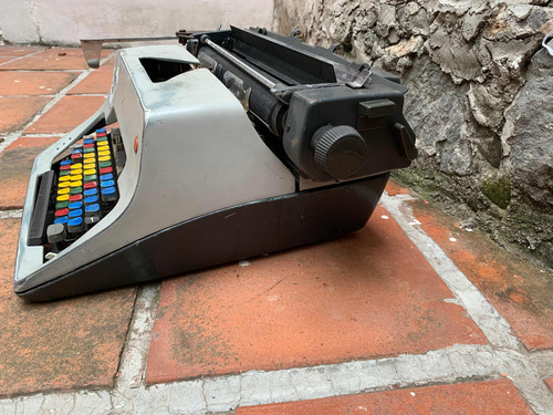 Máquina De Escribir Olympia 80s (Usado)