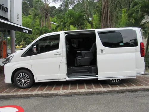 Toyota Granvia Cc2800 Diesel Automatica 4x2 6 Psj