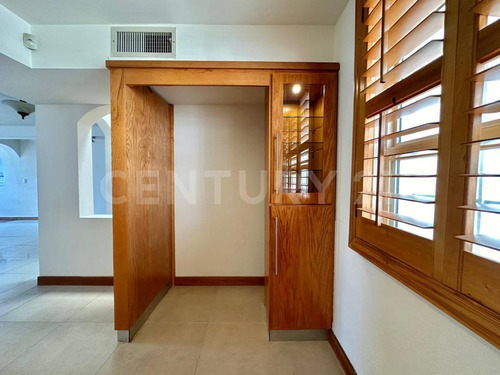 Casa En Venta Col. Abraham Gonzalez, Chihuahua
