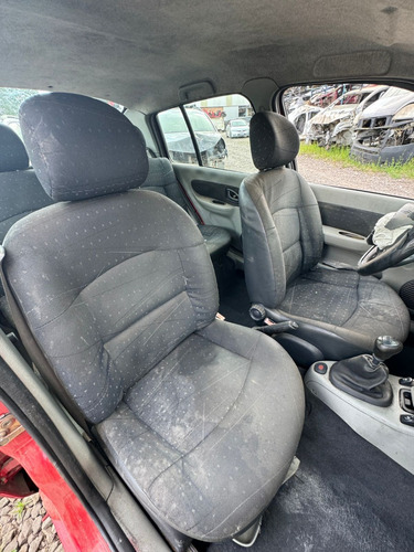 Renault Clio Sedan 1.0 16v 70cvs Gasolina 2004/2005-peças