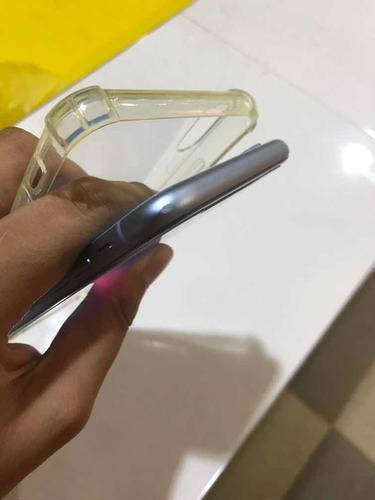 iPhone XR 64 Gb