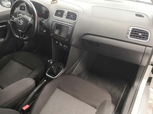 Imagen 14 de 15 de Volkswagen Polo 2020 1.6 L4 Sound Mt