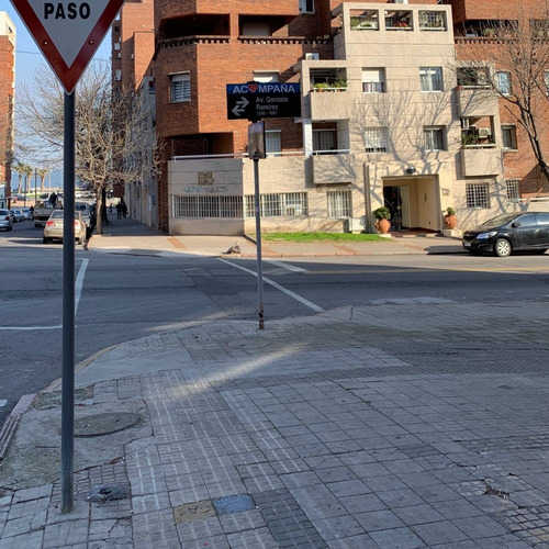 Oportunidad Con Renta, Totalemente Reciclada A Una Del Mar