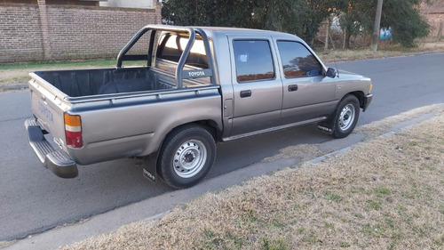 Imagen 13 de 16 de Toyota Hilux 2.8 Dlx 4x2 2000 400.000km Reales Vremy