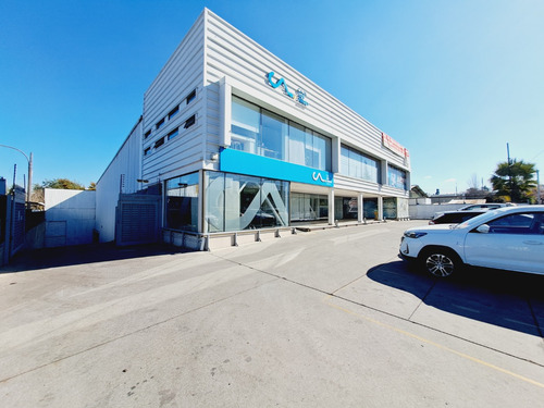 Local Con Estacionamientos Y Bodegas - Aeródromo Tobalaba