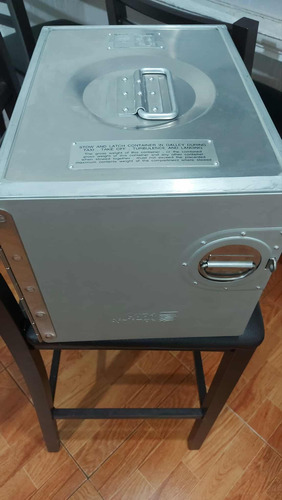 Vajilla Con Caja De 4 Charolas De Copa Airline Gris Airline (Usado)