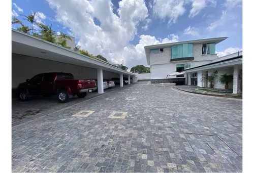Casa En Venta En La Lagunita