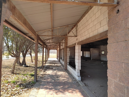 Local Chacras De La Villa, San Isidro Padre Luchesse