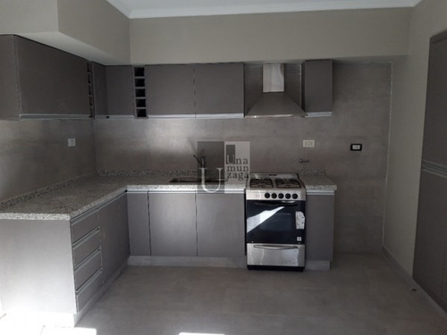 Imagen 9 de 16 de Excelente Chalet En Dos Plantas En Bernal Centro Oportunidad!!!