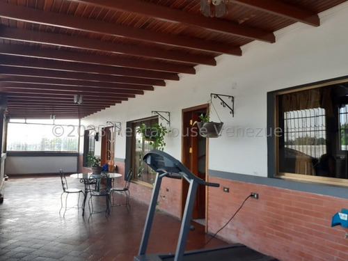 Gran Edificio En Venta En El Casco Central De Palo Negro Con Locales Comercial, Y Apartamentos Db 24-17347