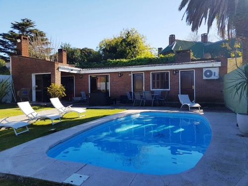Familia Gde 4 Dorm 4 Baños Jardin 900 Mts Piscina Barbacoa