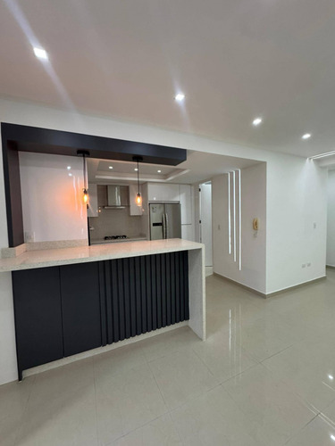 Annic Coronado Vende Moderno Apartamento En Resd. Vermont Trigaleña Alta Va Ref. 284422