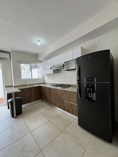 Casa En Residencial Maderos, Cancún, Q.r. (f7)