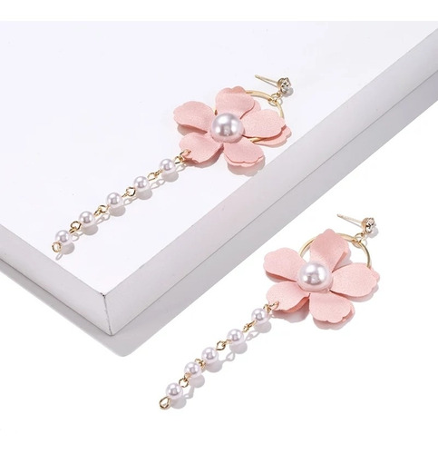 Hermosos Aretes Largos De Flor Con Perlas.