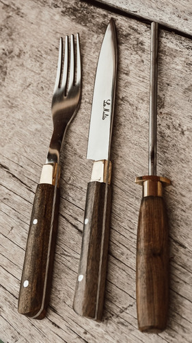 Imagen 4 de 9 de Conjunto Artesanal Cuchillo Tenedor Y Chaira De Mesa 11x3