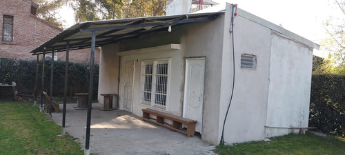 Casa En Venta - 1 Dormitorio 1 Baño - Cochera - 476mts2 - El Rincón, La Plata