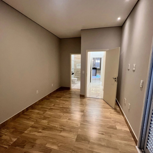 Casa De 3 Quartos E 3 Banheiros
