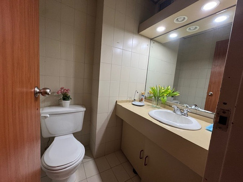 Increíble Consultorio En Venta En Anexo De Clínicas Caracas Mls 25-18704 Ab