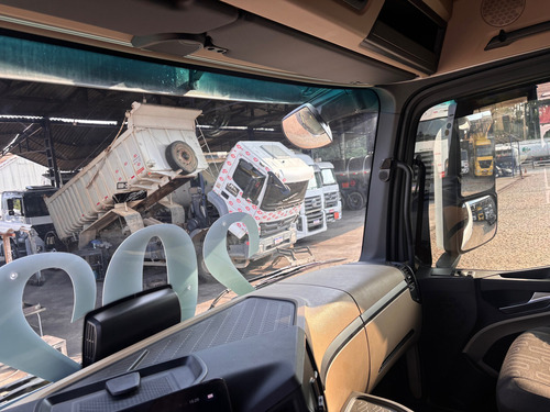 New Actros 2651 Ano 2022 Suspensao Mola Traçado 6x4