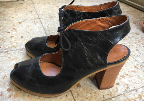 Plataforma Mujer De Cuero Negro Taco De Madera