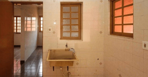 Vendo Casa Assobradada Com Planta Moderna, Com Iluminação Natural, Arejada E Aceita Financiamento Bancário.