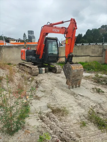 Retroexcavadora Itachi 70 2000